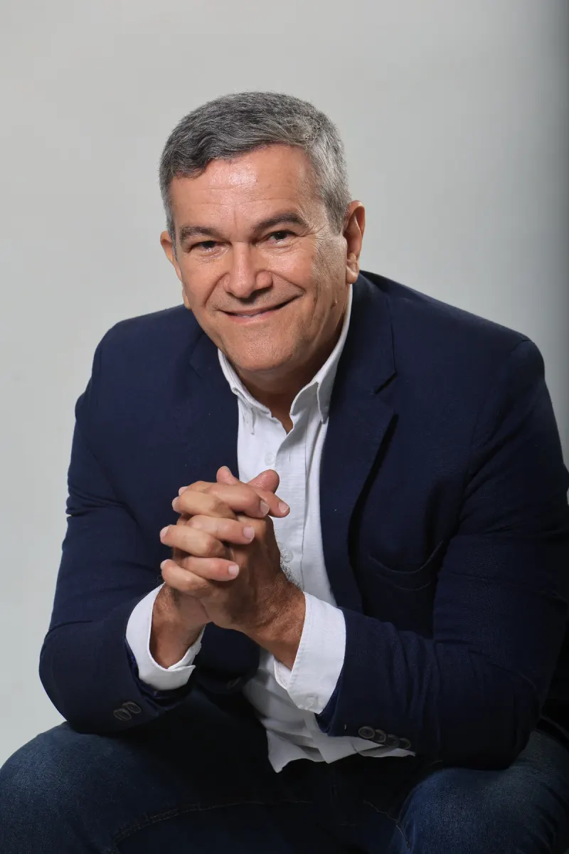 Professor Flávio Cesário